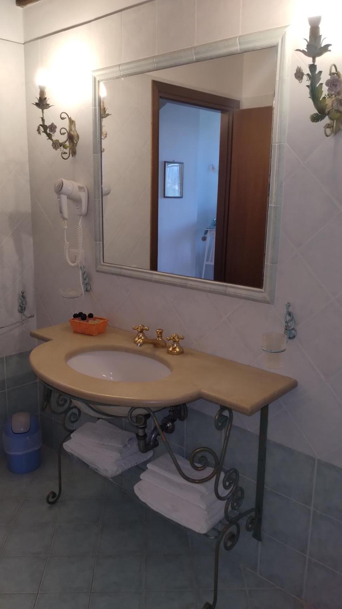 Aparthotel Podere Tre Cipressi Campiglia Marittima Exterior foto